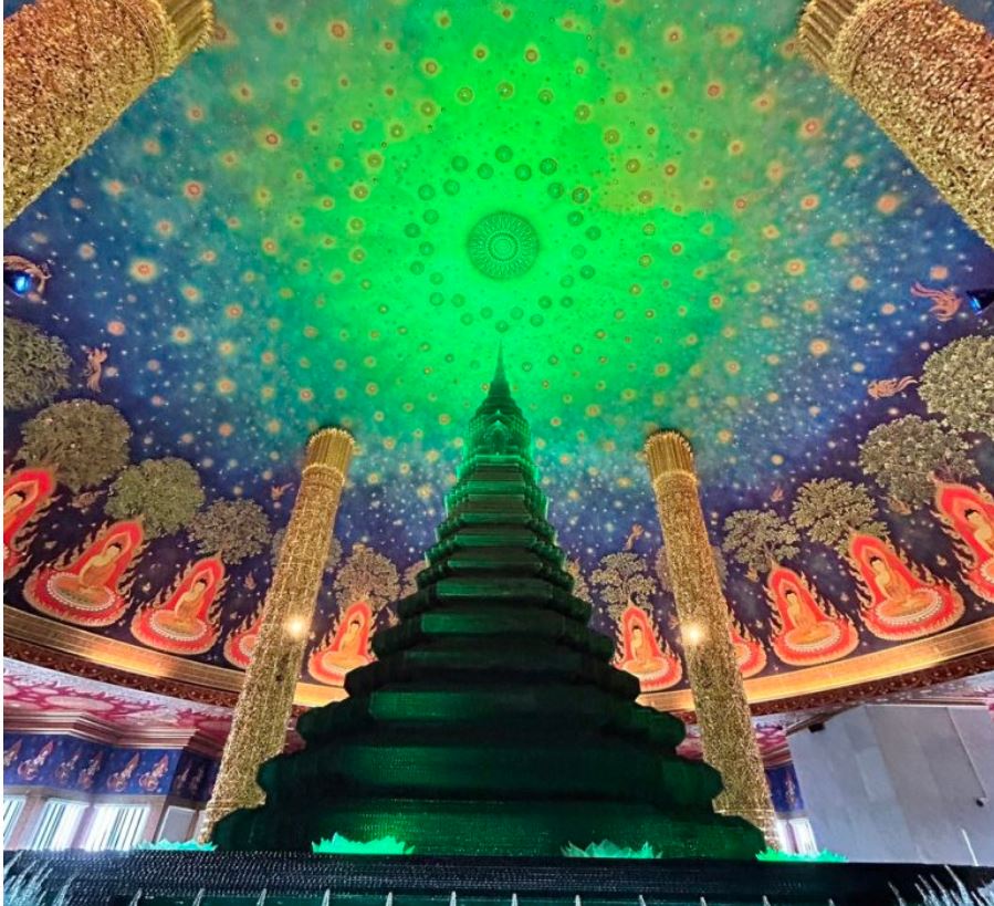 Wat Paknam Phasicharoen, famoust as Green Temple